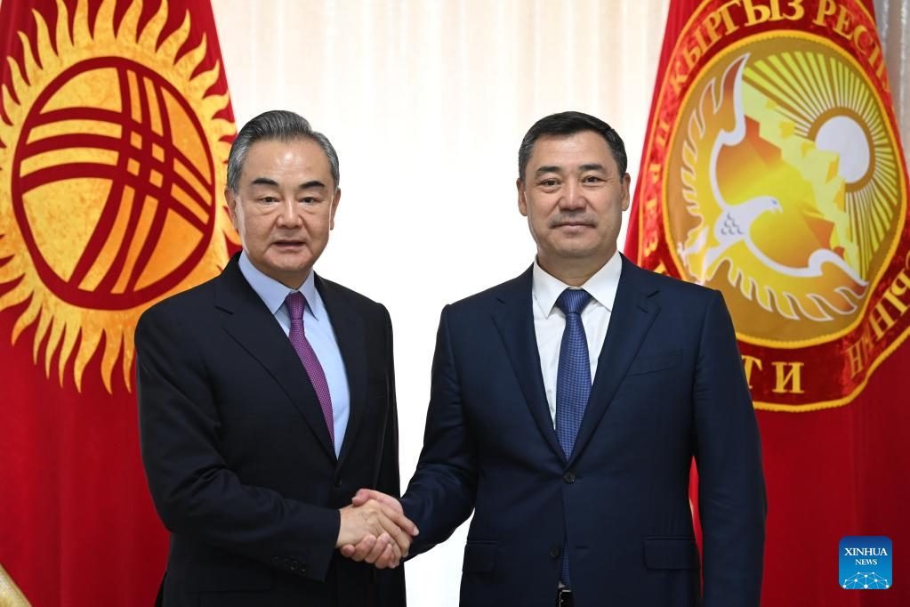 Kyrgyz president meets with Chinese FM