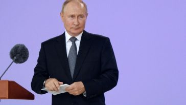 Putin boasts of Russian weapons prowess, says Moscow is ready to share it with allies