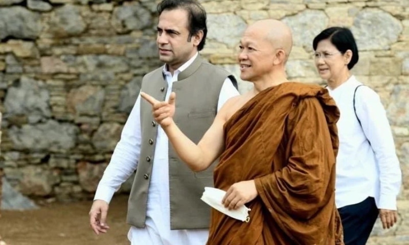 Thai Buddhist monk visits Peshawar Museum