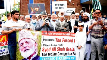 Kashmiris protest outside Indian consulate in Birmingham
