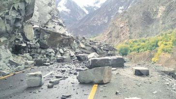 Food shortage looms in Gilgit-Baltistan as KKH remains closed for heavy traffic