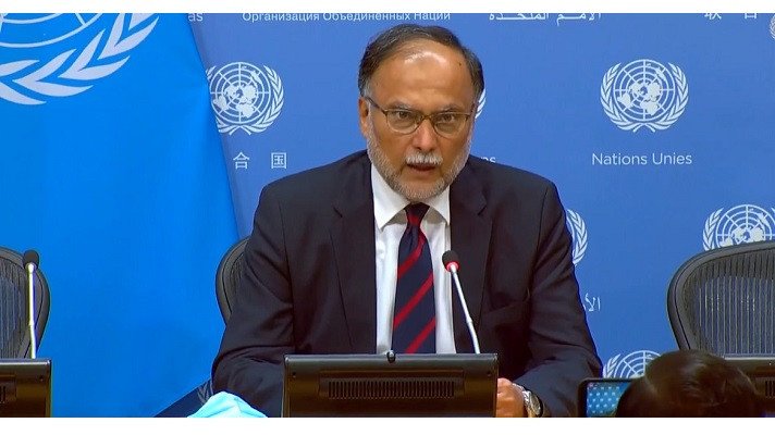 Minister urges varsity students to raise funds for flood victims