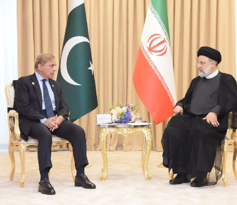 Pakistan, Iran vow to boost trade, energy cooperation