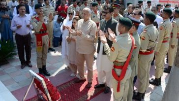 Senators meet family of 1971 war hero