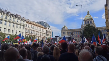Tens of thousands protest against EU and NATO in Prague