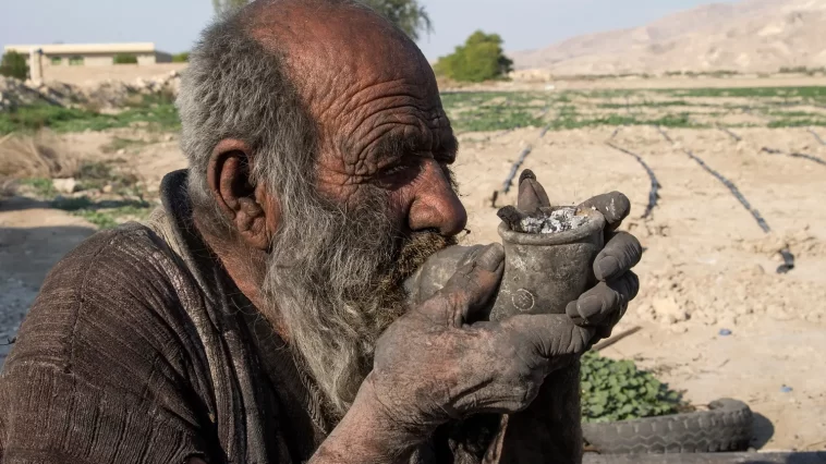 Amou Haji, World Dirtiest Man